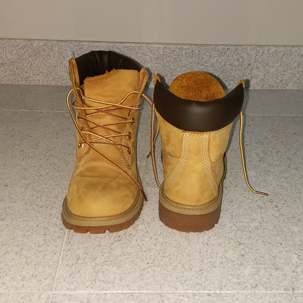 Timberland size 6 shoes